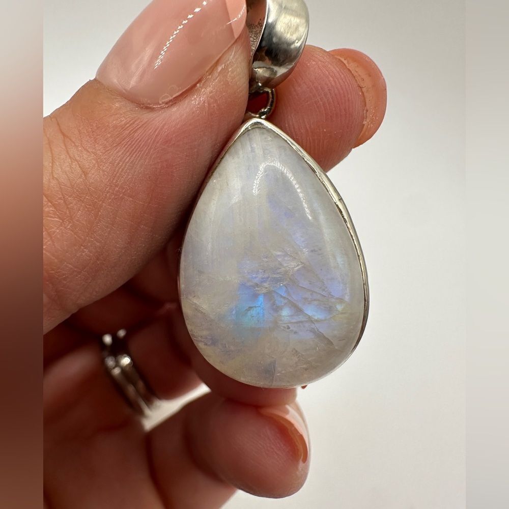 Stunning 16x23mm Moonstone cabochon pendant set in solid sterling silver! - Picture 7 of 10